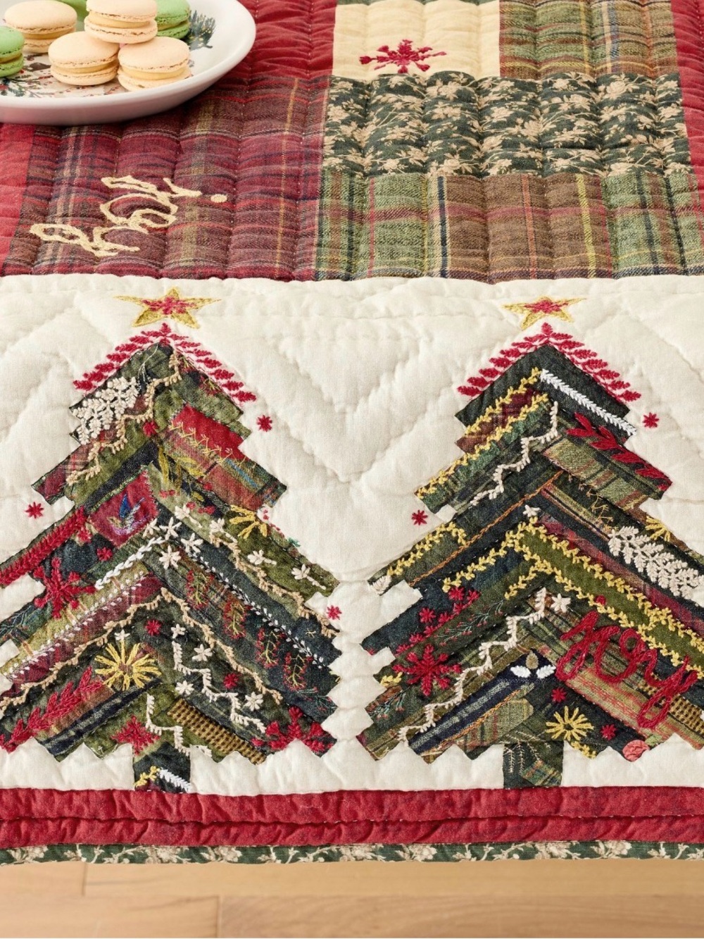 Pottery Barn Holiday Embroidered Cotton Table Runner Christmas Tree